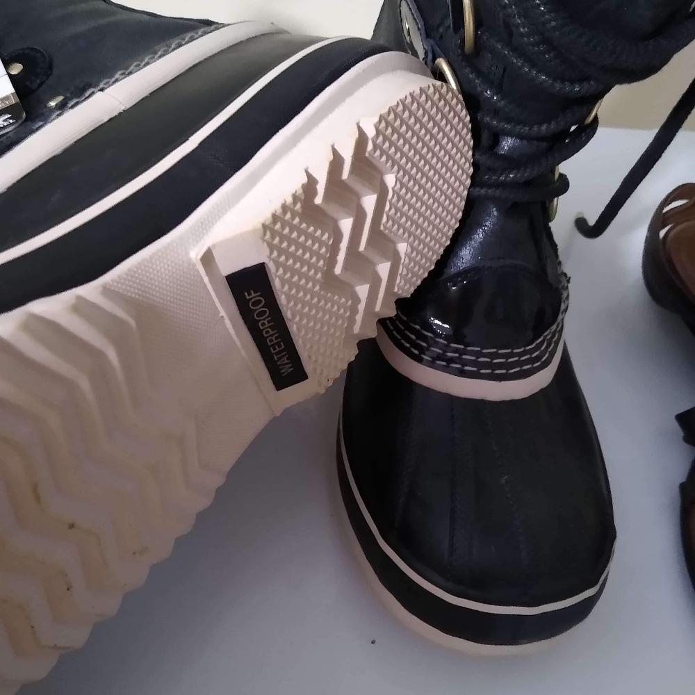Sorel boots size 8.5